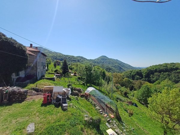 casa indipendente in vendita a Varallo