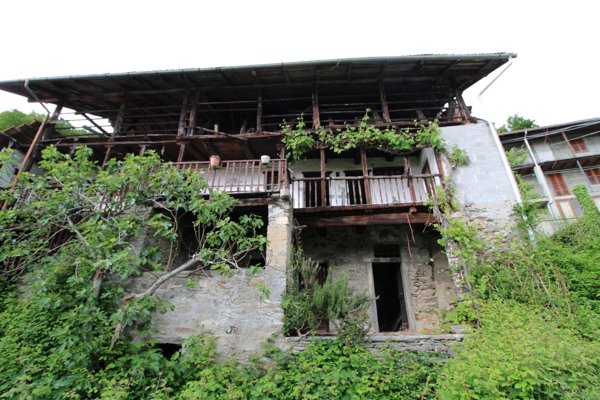 casa indipendente in vendita a Varallo in zona Camasco