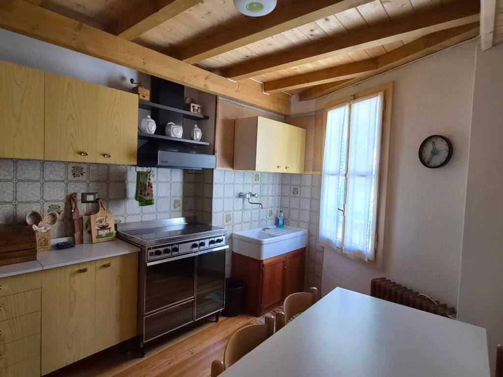 appartamento in vendita a Varallo in zona Cervarolo