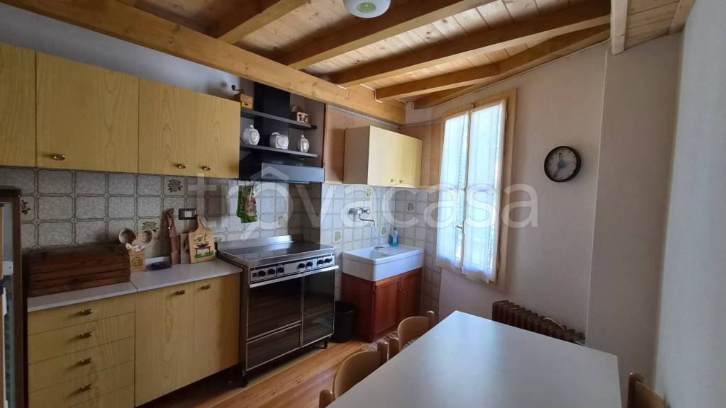 appartamento in vendita a Varallo in zona Cervarolo