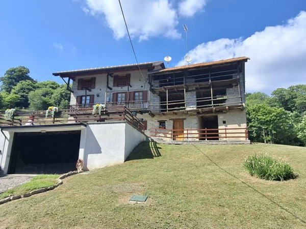 casa indipendente in vendita a Varallo