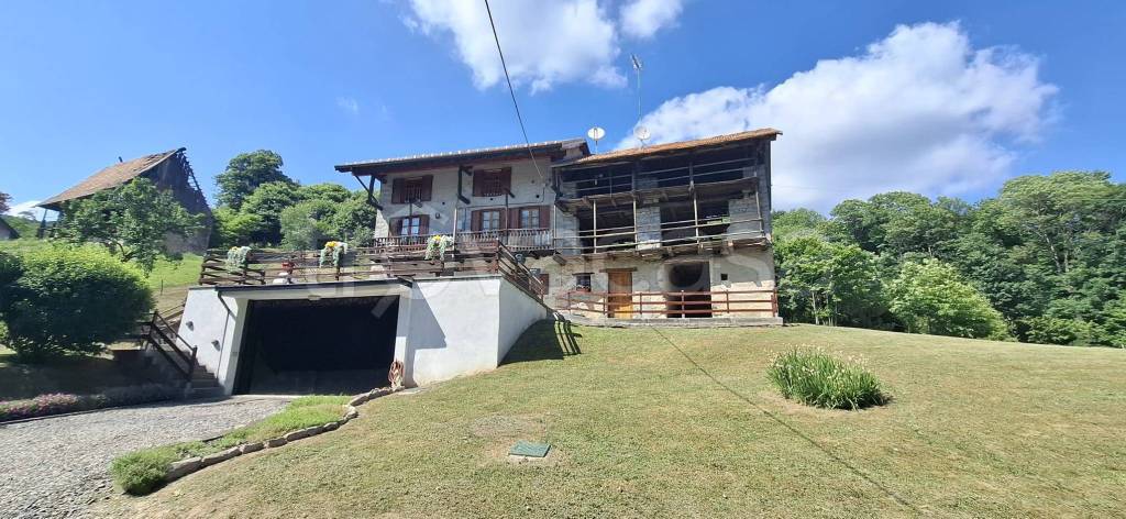 casa indipendente in vendita a Varallo