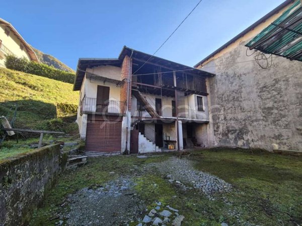 casa indipendente in vendita a Varallo