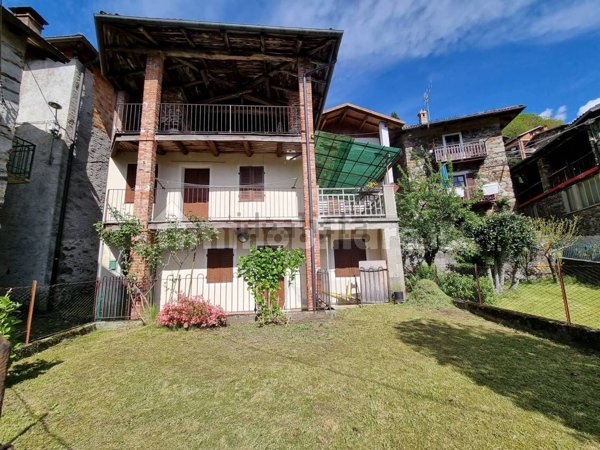 pentavano in vendita a Varallo in zona Cervarolo