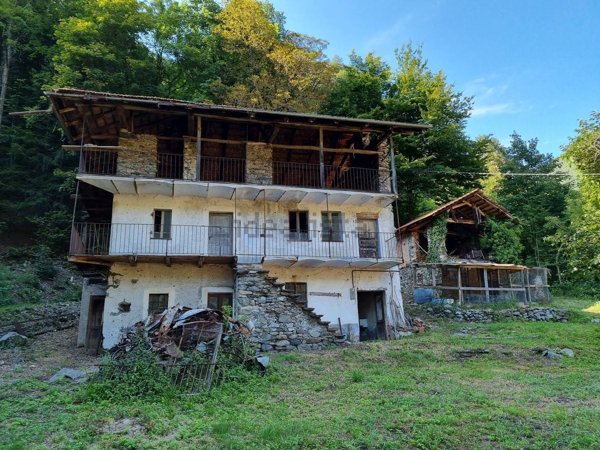 casa indipendente in vendita a Varallo