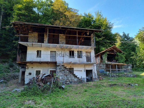quadrivano in vendita a Varallo in zona Arboerio