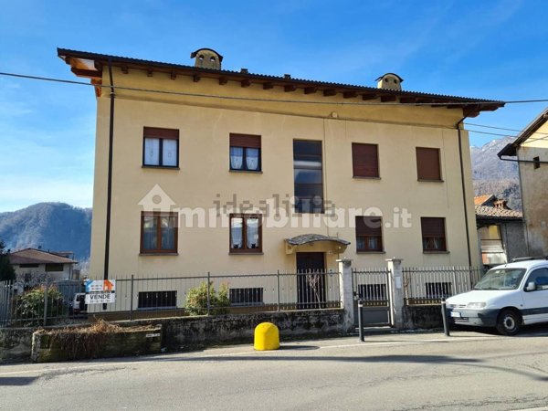 appartamento in vendita a Varallo in zona Crevola