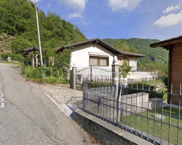 casa indipendente in vendita a Varallo