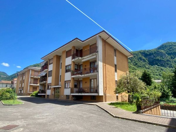appartamento in vendita a Varallo in zona Crevola