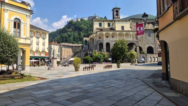 appartamento in vendita a Varallo in zona Crevola