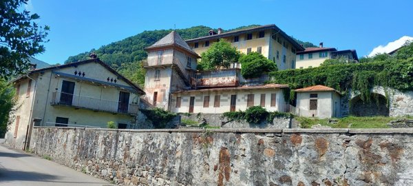 appartamento in vendita a Varallo in zona Crevola