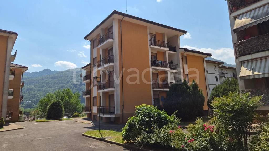 appartamento in vendita a Varallo in zona Crevola
