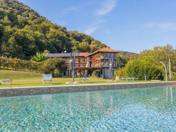casa indipendente in vendita a Varallo in zona Locarno