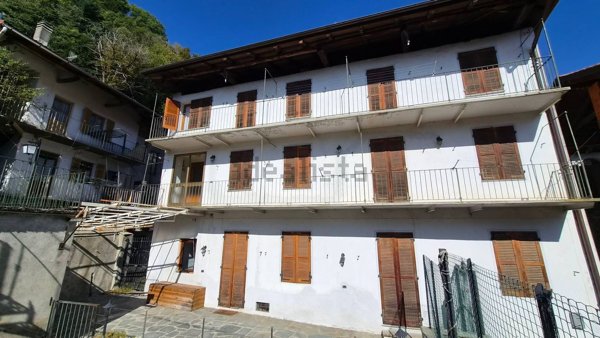 appartamento in vendita a Varallo in zona Crevola