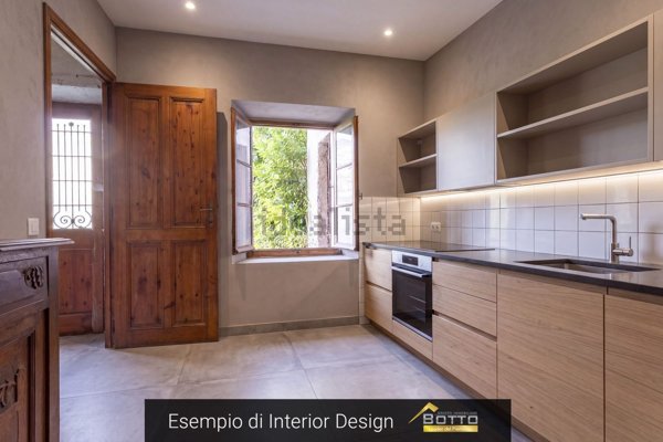 casa indipendente in vendita a Varallo in zona Roccapietra