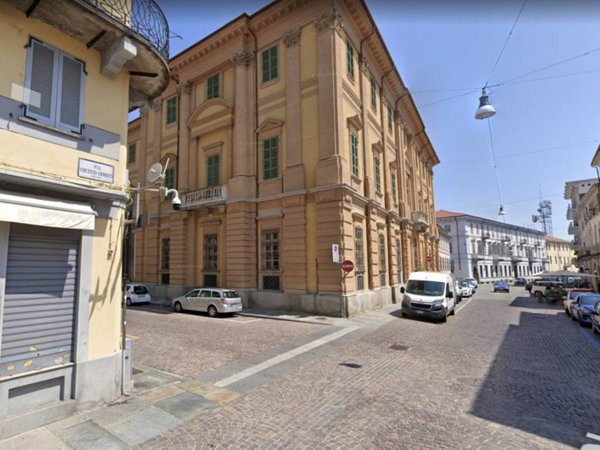 intera palazzina in vendita a Vercelli in zona Centro Città