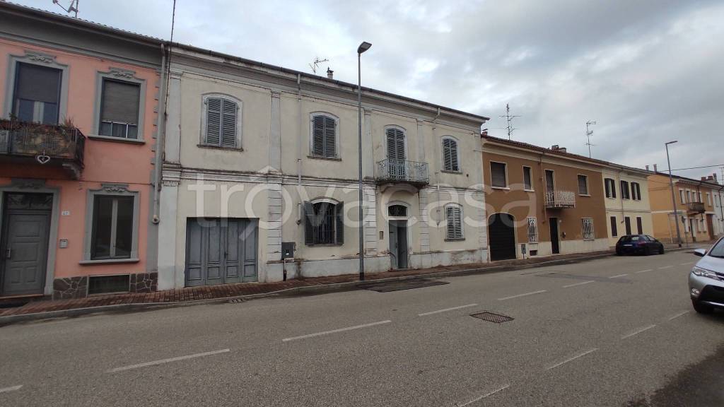 casa indipendente in vendita a Vercelli