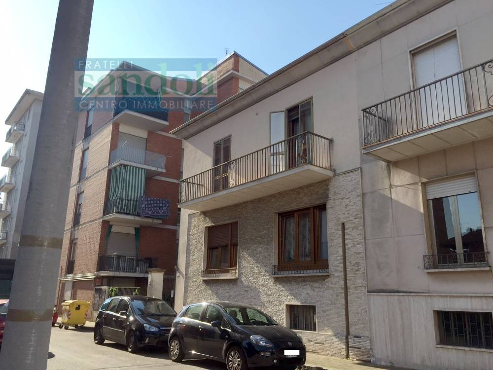 casa indipendente in vendita a Vercelli in zona Porta Torino