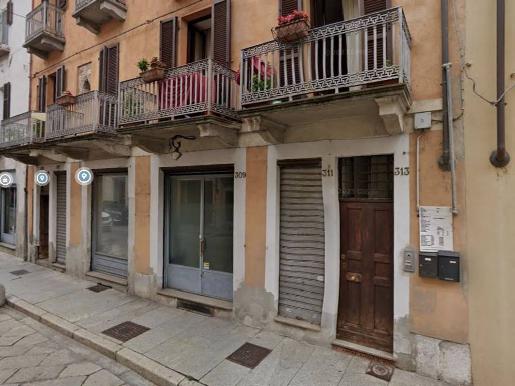 negozio in vendita a Vercelli in zona Centro Città