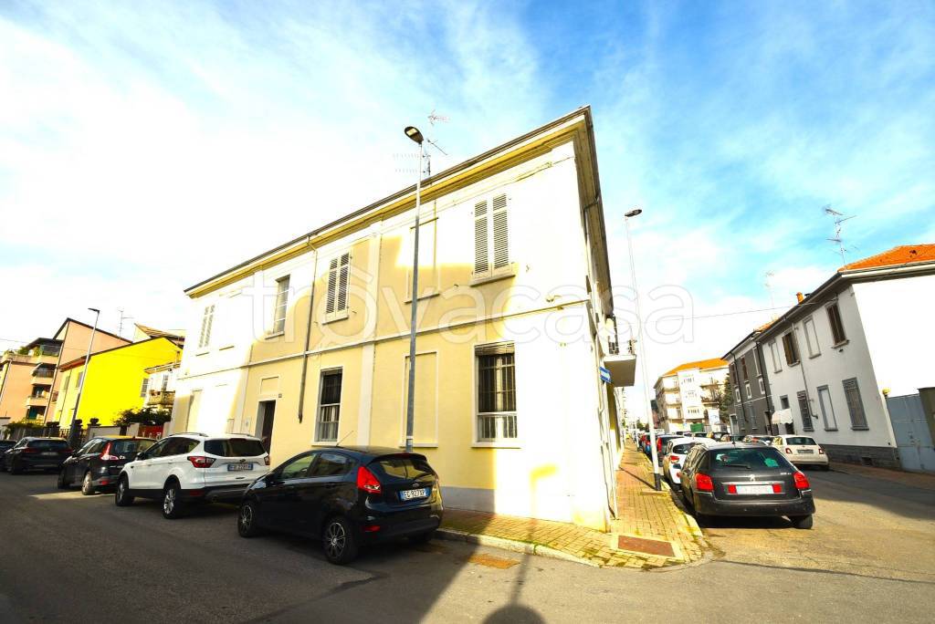 casa indipendente in vendita a Vercelli in zona Ospedale