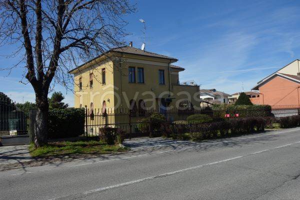 casa indipendente in vendita a Vercelli in zona Cappuccini