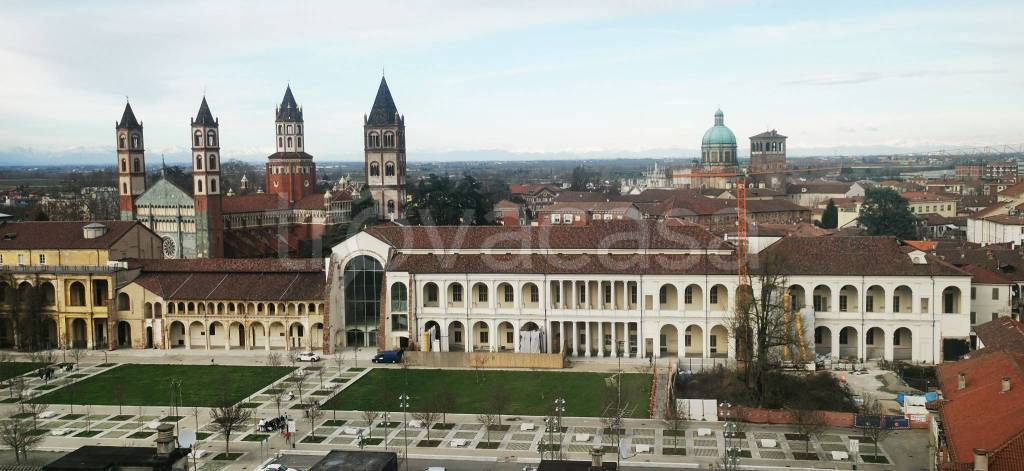 appartamento in vendita a Vercelli in zona Centro Città