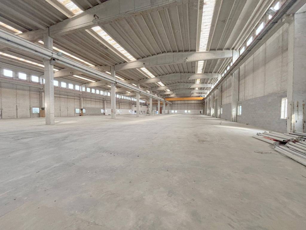 locale commerciale in vendita a Vercelli in zona Porta Torino