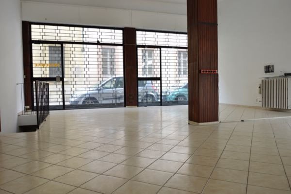 negozio in vendita a Vercelli