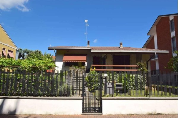 casa indipendente in vendita a Vercelli