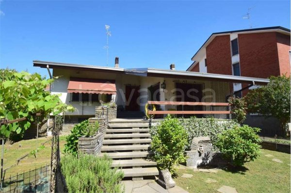 casa indipendente in vendita a Vercelli