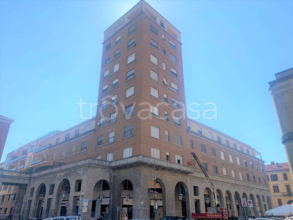 appartamento in vendita a Vercelli in zona Centro Città