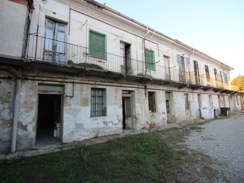 casa indipendente in vendita a Vercelli in zona Zona Belvedere