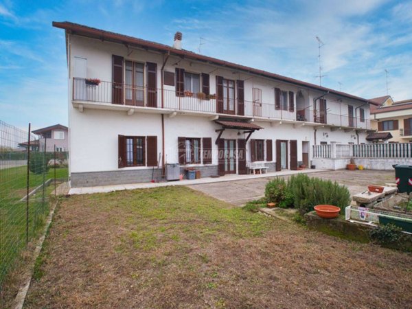 casa indipendente in vendita a Vercelli
