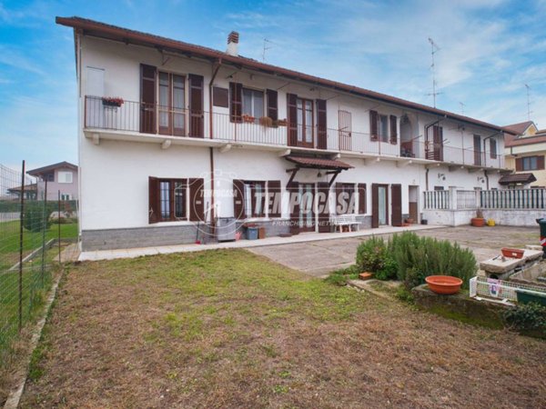casa indipendente in vendita a Vercelli in zona Zona Belvedere
