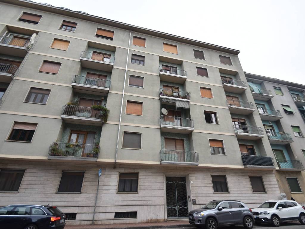 appartamento in vendita a Vercelli in zona Via Massaua