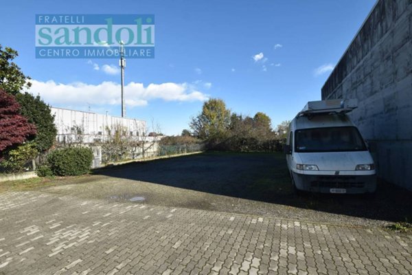 capannone in vendita a Vercelli in zona Porta Torino
