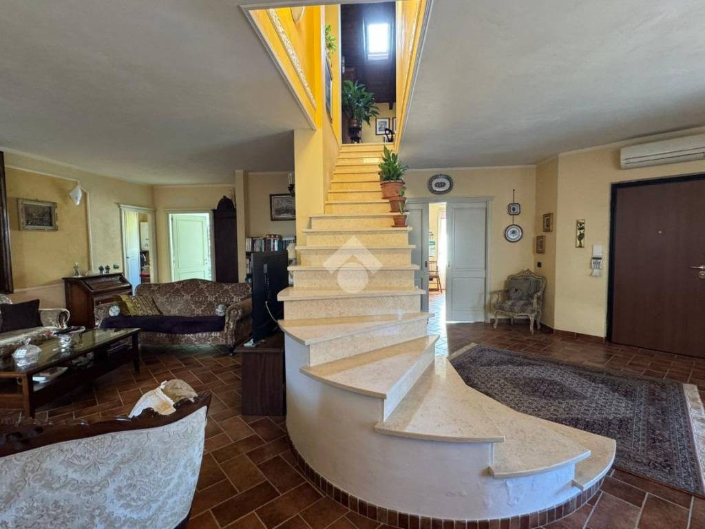 casa indipendente in vendita a Vercelli in zona Centro Città