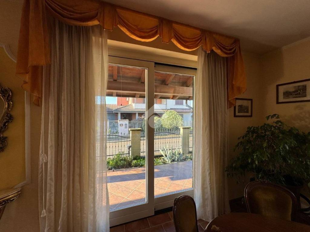 casa indipendente in vendita a Vercelli in zona Centro Città