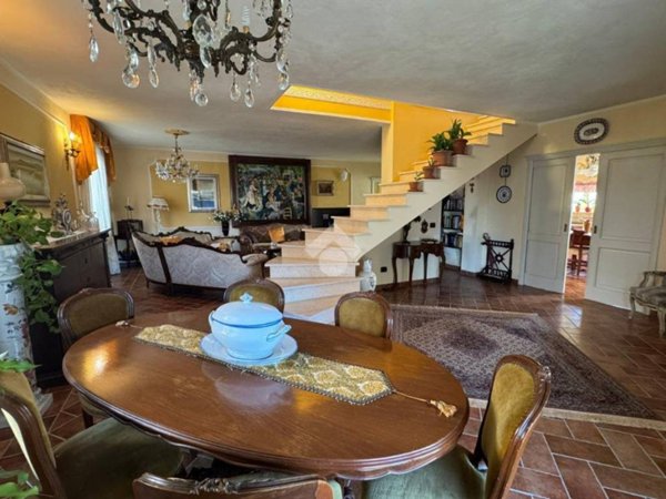 casa indipendente in vendita a Vercelli in zona Centro Città