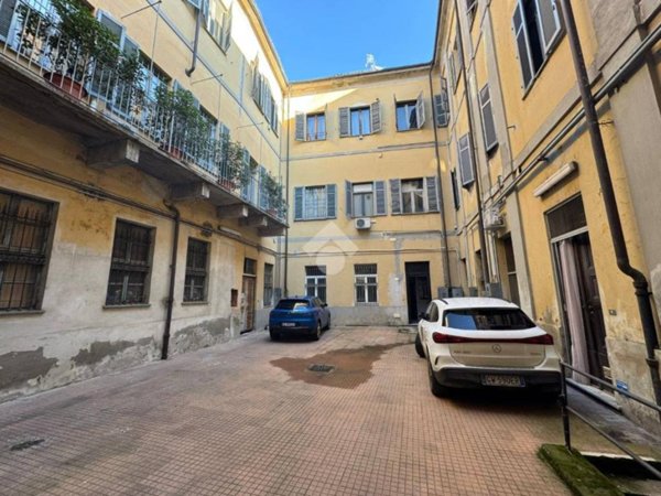 appartamento in vendita a Vercelli in zona Centro Città
