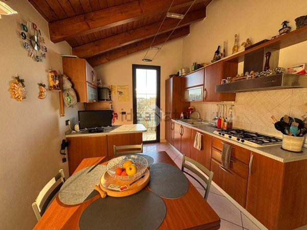 casa indipendente in vendita a Vercelli in zona Centro Città
