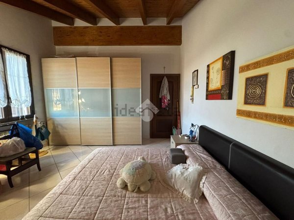 casa indipendente in vendita a Vercelli in zona Centro Città