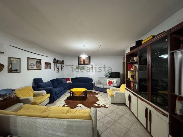 casa indipendente in vendita a Vercelli in zona Centro Città