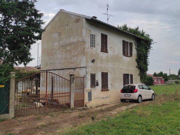 casa indipendente in vendita a Vercelli
