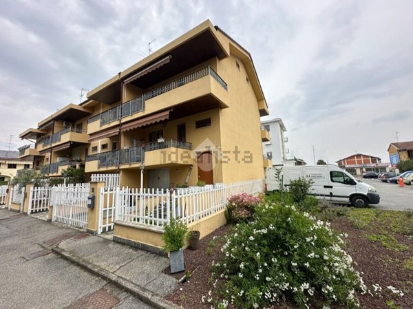 casa indipendente in vendita a Vercelli