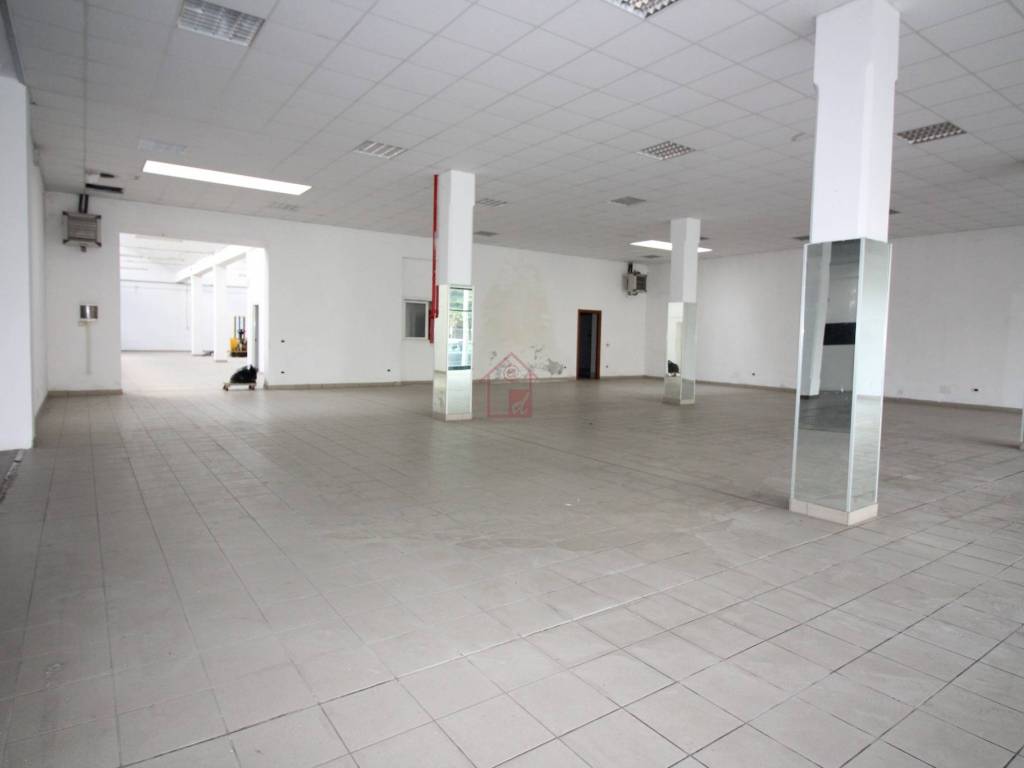 locale di sgombero in vendita a Vercelli in zona Porta Torino