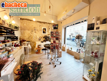 locale commerciale in vendita a Vercelli in zona Porta Torino