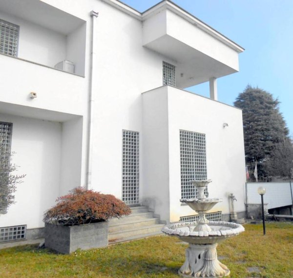 casa indipendente in vendita a Vercelli