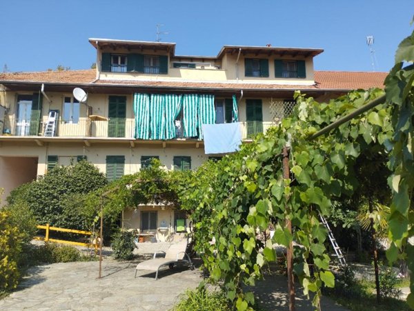 casa indipendente in vendita a Vercelli