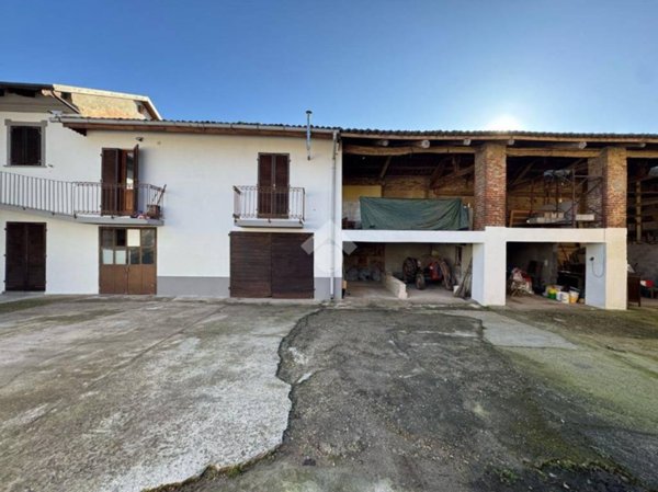 casa indipendente in vendita a Vercelli in zona Centro Città